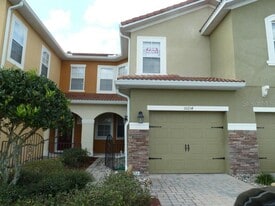 10214 Fallsgrove St in Orlando, FL - Building Photo