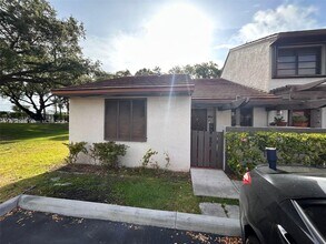 13301 SW 88th Ter in Miami, FL - Building Photo - Building Photo