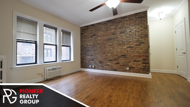 736 W Addison St, Unit 742-1S in Chicago, IL - Building Photo - Building Photo