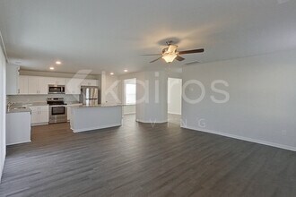 301 Hemlock Ct in Springfield, GA - Foto de edificio - Building Photo