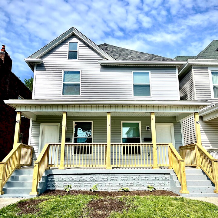 65 Dana Ave in Columbus, OH - Building Photo