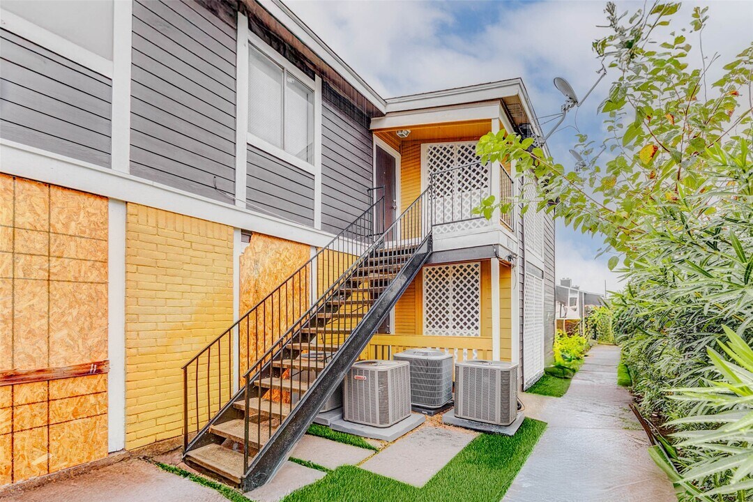 12611 Ashford Meadow Dr in Houston, TX - Building Photo