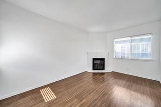 442-444 Longfellow Ave in Hermosa Beach, CA - Building Photo - Building Photo