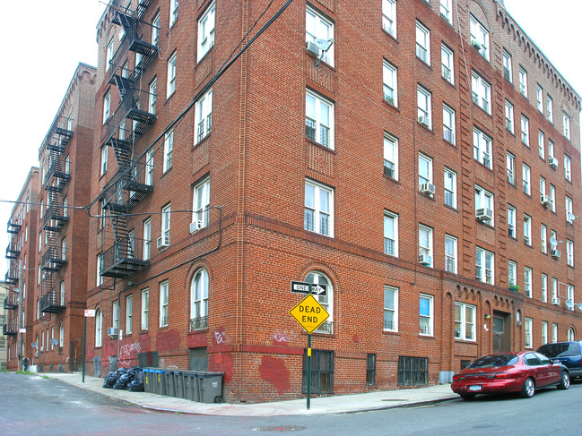 593-599 E 170th St in Bronx, NY - Building Photo - Building Photo