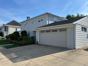 44 Matlock St in Lido Beach, NY - Building Photo - Building Photo