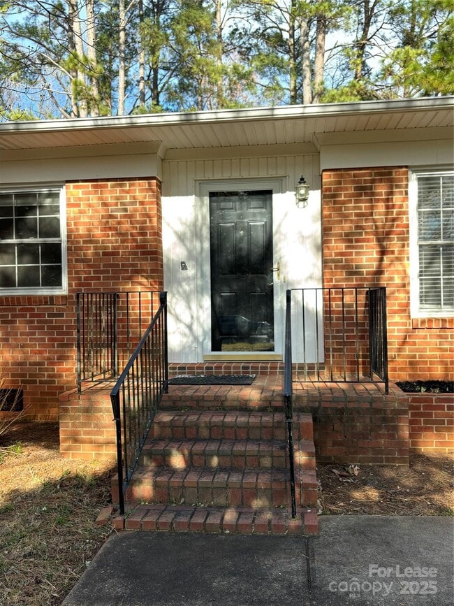 818 Ferndale Dr in Statesville, NC - Building Photo - Building Photo