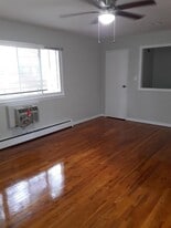 180 Littleton Rd, Unit 116 in Parsippany, NJ - Building Photo