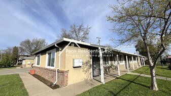 5640 53rd St in Sacramento, CA - Building Photo