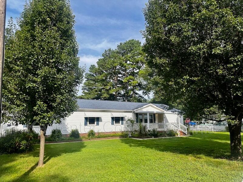 10289 Center St in Carrollton, VA - Building Photo