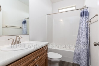 1127 S Blueberry Pl in Kennewick, WA - Building Photo - Building Photo