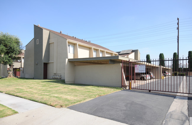 Pioneer Gardens in Santa Fe Springs, CA - Building Photo - Building Photo