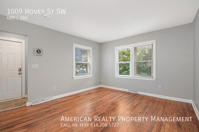 1009 Hovey St SW in Grand Rapids, MI - Building Photo - Building Photo