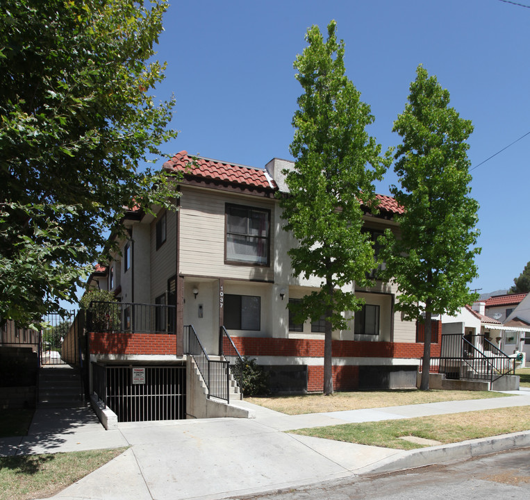 1037 Linden Ave in Glendale, CA - Building Photo