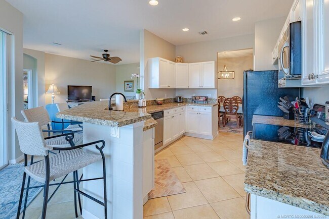 2371 SW Carriage Hill Terrace in Palm City, FL - Building Photo - Building Photo