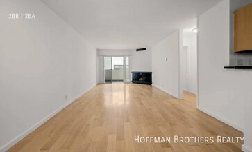 1033 3rd St in Santa Monica, CA - Foto de edificio - Building Photo