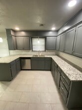 10714 E 27th St S in Tulsa, OK - Building Photo - Building Photo