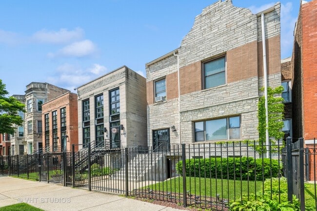 property at 3136 S Prairie Ave
