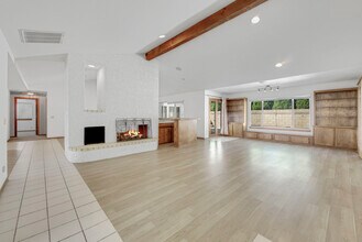 2503 Brentwood Dr in Lancaster, CA - Building Photo - Building Photo