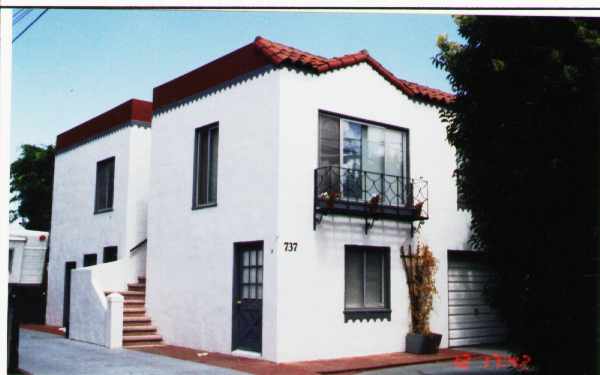 737 Valota Rd in Redwood City, CA - Building Photo - Building Photo