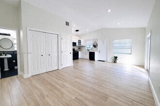 1012 NE 17th Ct in Fort Lauderdale, FL - Building Photo - Building Photo