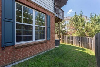 12560 Royal Wolf Pl in Fairfax, VA - Building Photo - Building Photo