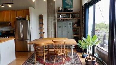 1934 N Washtenaw Ave in Chicago, IL - Building Photo - Building Photo