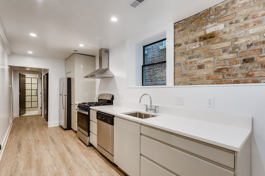 1616 N Cleveland Ave in Chicago, IL - Building Photo