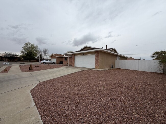 4505 Olympic Ct NW in Albuquerque, NM - Building Photo - Building Photo