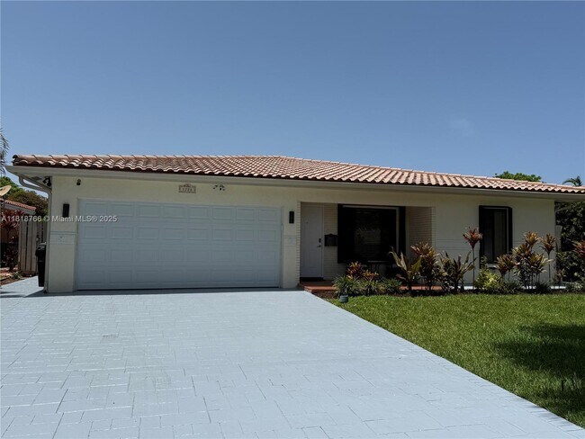 1721 NE 48th Ct in Oakland Park, FL - Building Photo - Building Photo