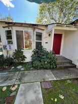 10810 Camarillo St, Unit Amazing Big 1 Bedroom, 1 in North Hollywood, CA - Building Photo