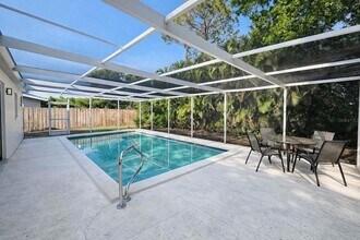 3975 Porpoise Dr SE in St. Petersburg, FL - Building Photo - Building Photo