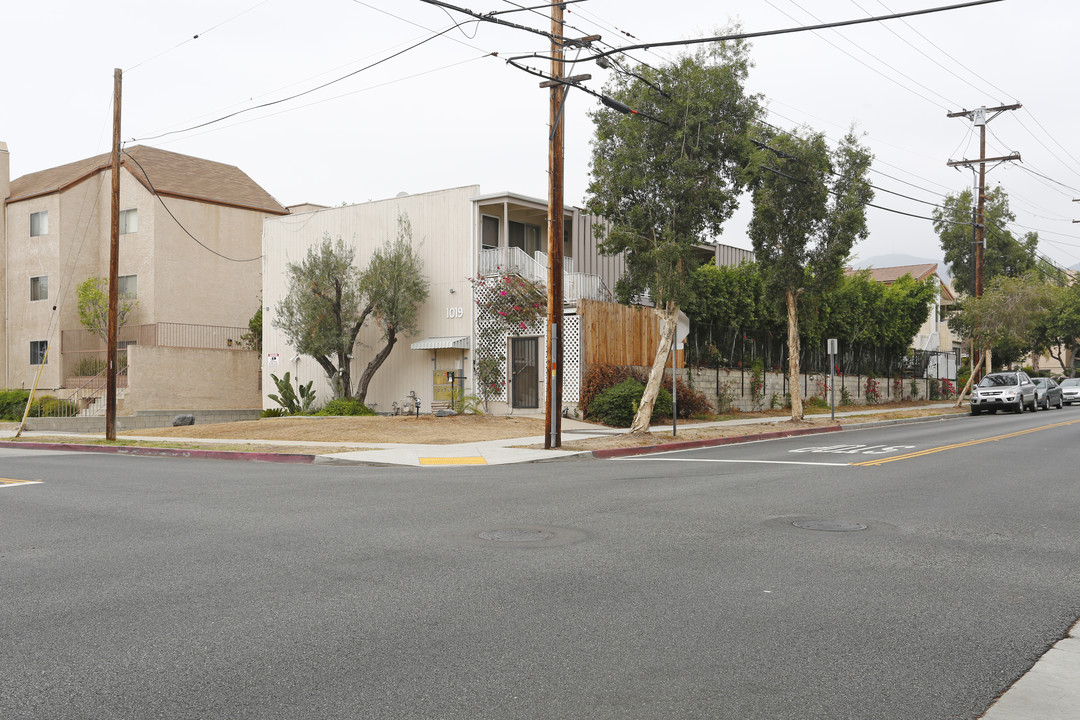 1019 E California Ave in Glendale, CA - Foto de edificio