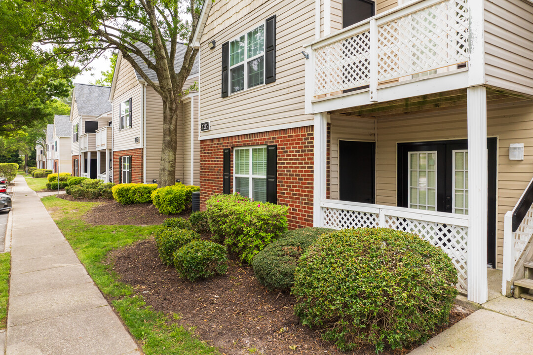 Eastwyck Village Apartments in Virginia Beach, VA - Foto de edificio