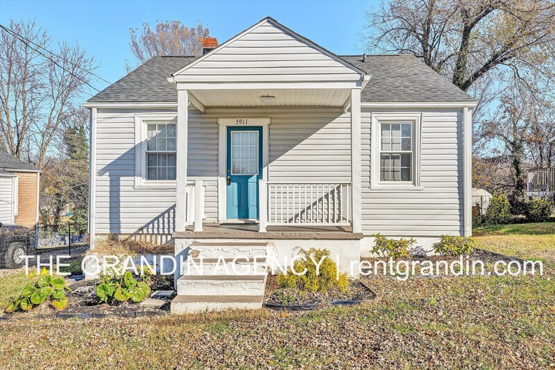 3911 Michigan Ave NW in Roanoke, VA - Foto de edificio