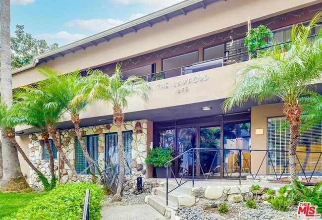 1275 Havenhurst Dr in West Hollywood, CA - Building Photo - Building Photo