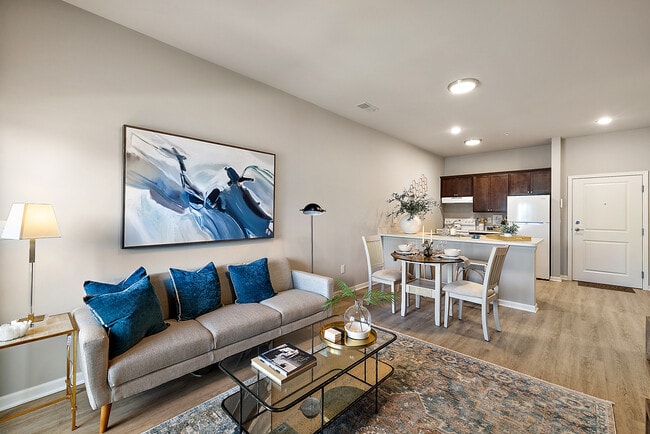 Aspen Pointe Independent Senior Living in Clinton Township, MI - Foto de edificio - Building Photo