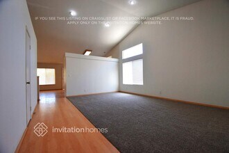 44056 Freer Way in Lancaster, CA - Foto de edificio - Building Photo