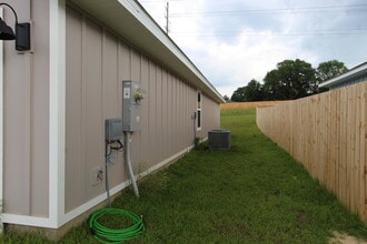 3063 Jane Ln in Crestview, FL - Foto de edificio - Building Photo