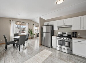 960 Rhyner's Ln in Twin Lakes, WI - Foto de edificio - Building Photo