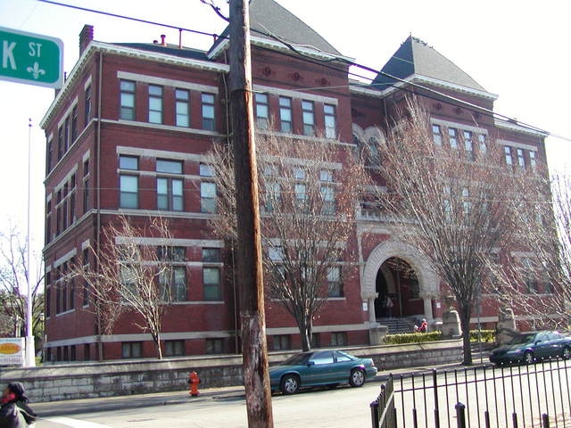 Dupont Manual Apartments in Louisville, KY - Foto de edificio - Building Photo