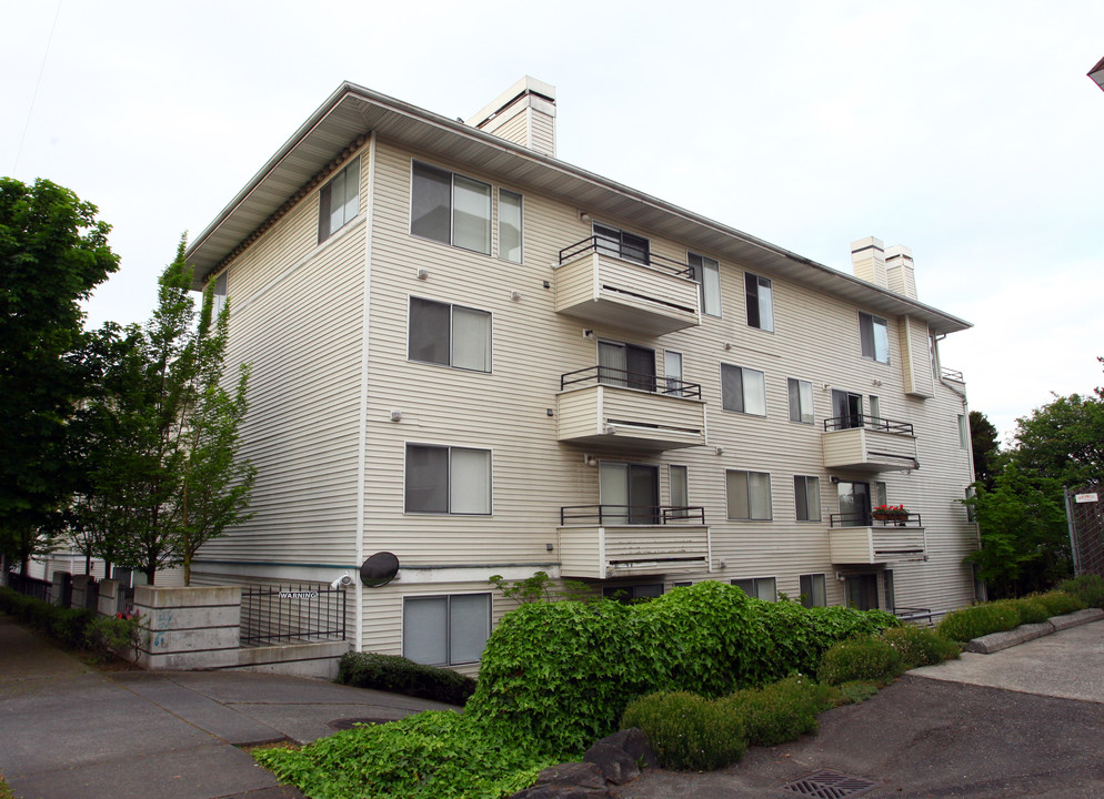 Winchester Apartments in Seattle, WA - Building Photo