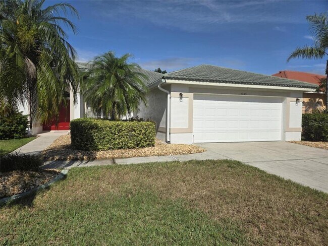 7423 Ridge Rd in Sarasota, FL - Building Photo - Building Photo