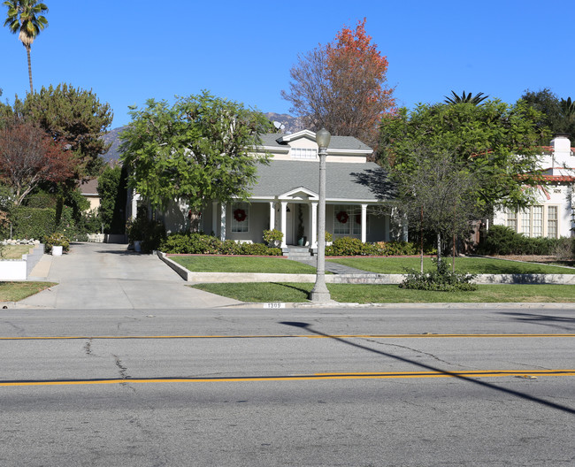 130 9 Orange Grove Blvd in Pasadena, CA - Foto de edificio - Building Photo