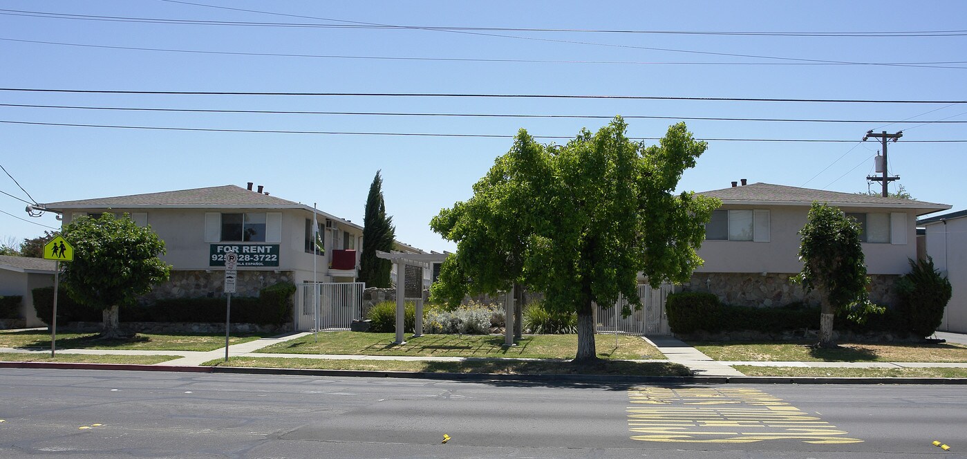 Stoneridge Apartments in Concord, CA - Building Photo