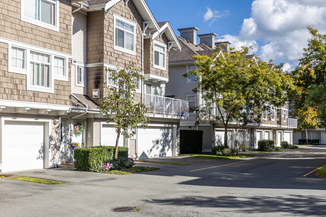 Wyndham Lane in Langley, BC - Building Photo