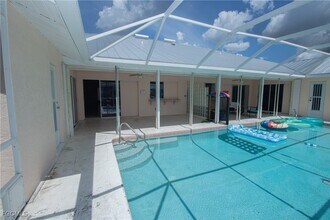 3816 SE 12th Ave in Cape Coral, FL - Building Photo - Building Photo