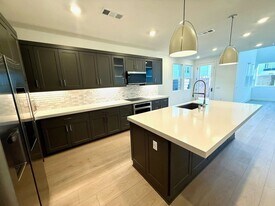 696 Metric Rd in San Marcos, CA - Building Photo