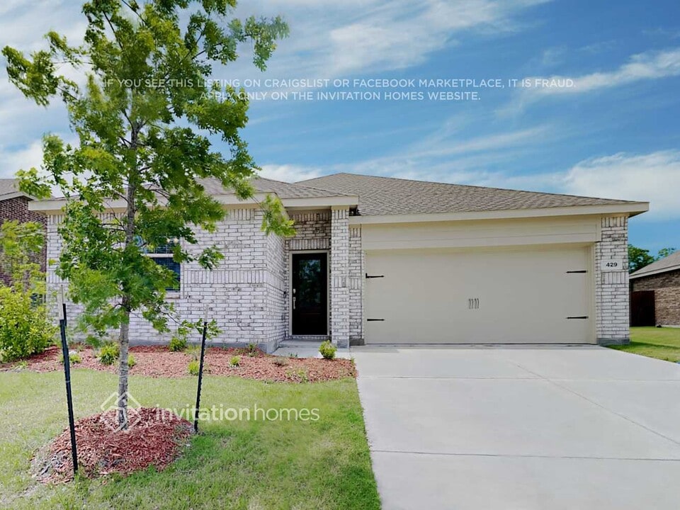 429 Petty Wy in Fate, TX - Building Photo