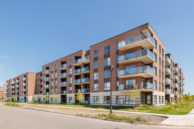 2211 Harry-Halton in St. Laurent, QC - Building Photo - Building Photo
