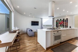 308 Blackland Ct in Dallas, TX - Building Photo - Building Photo